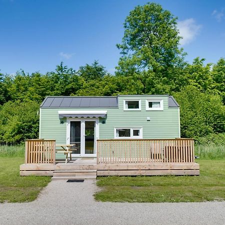 Green Tiny House With Shared Pool Zeewolde Exterior foto