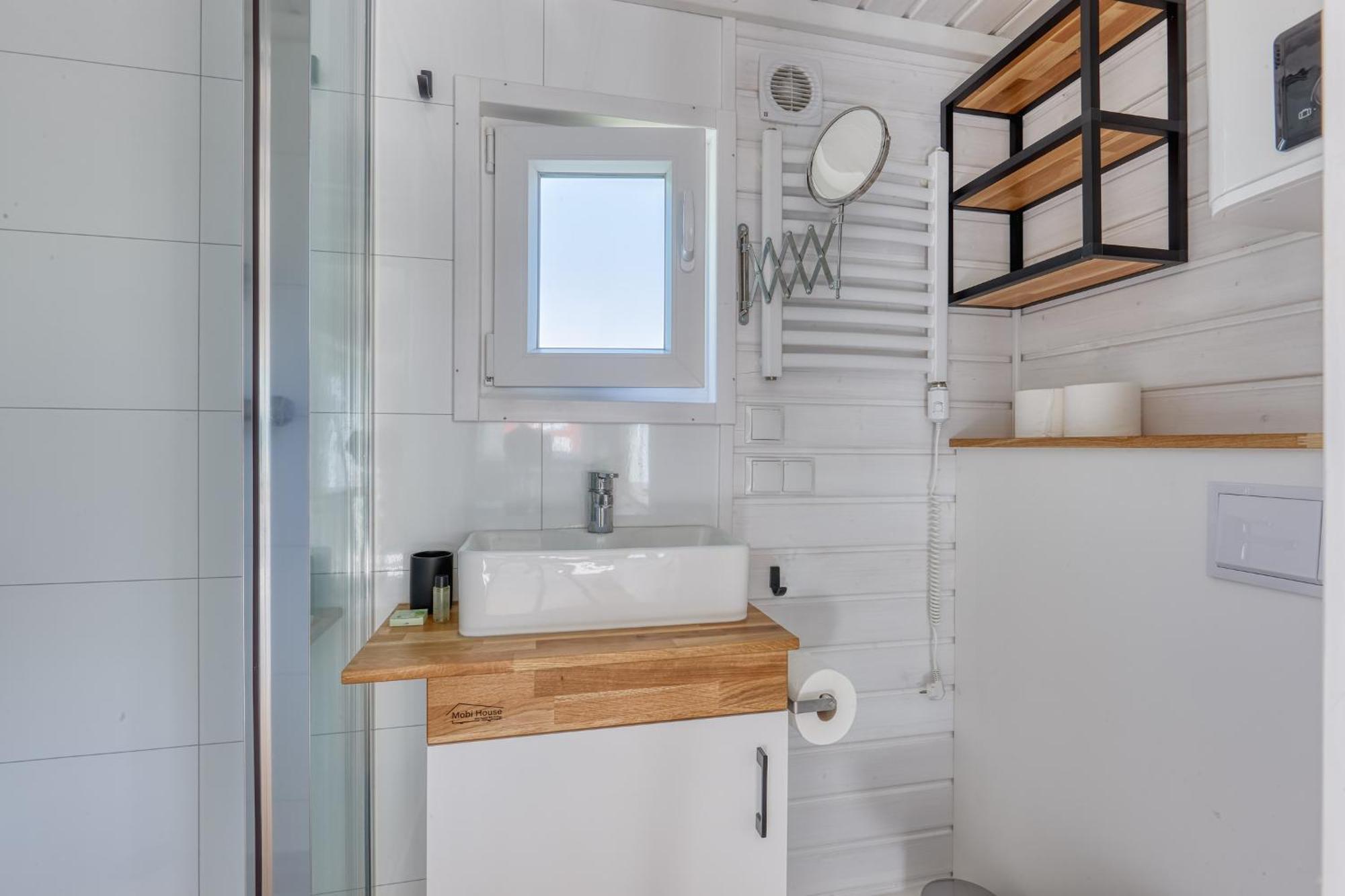 Green Tiny House With Shared Pool Zeewolde Exterior foto